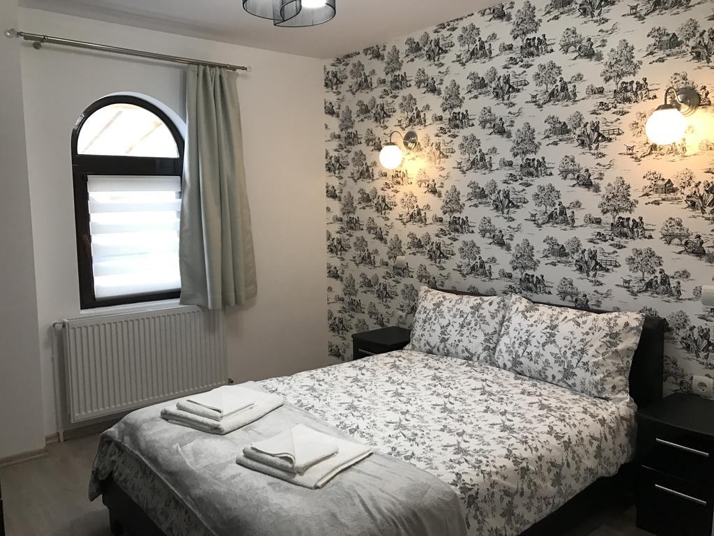 The Castle Apartment Гура Хуморулуй Стая снимка
